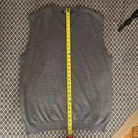 Cutter & Buck Douglas Mens Big and Tall V-neck Gray Sweater Vest Size XLT - Picture 4 of 5